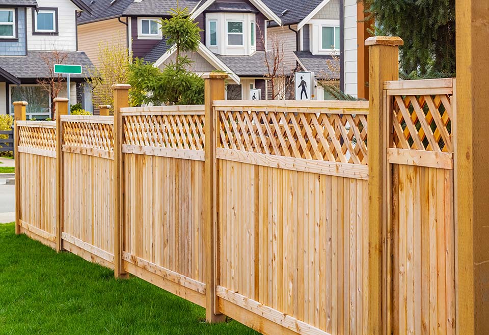 fence builders hamilton and burlington area